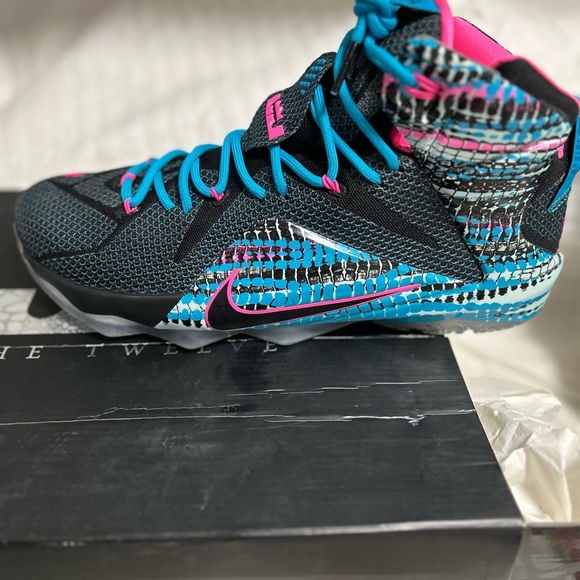 Nike - LEBRON XII - Black/Black-Pink Pow-BL Lagoon. - Picture 9 of 12